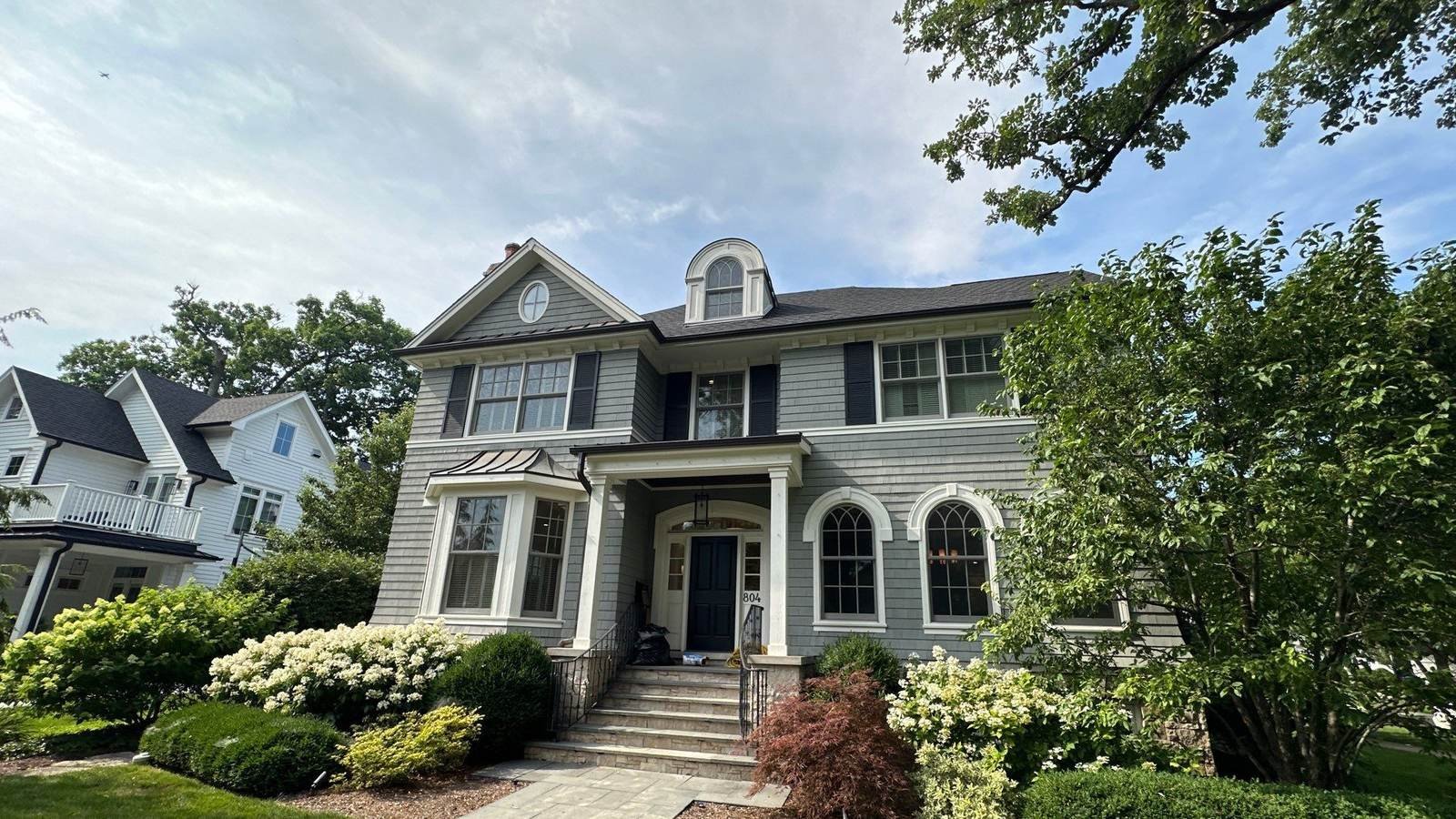 Classic colonial home in Wilmette, IL after exterior window cleaning