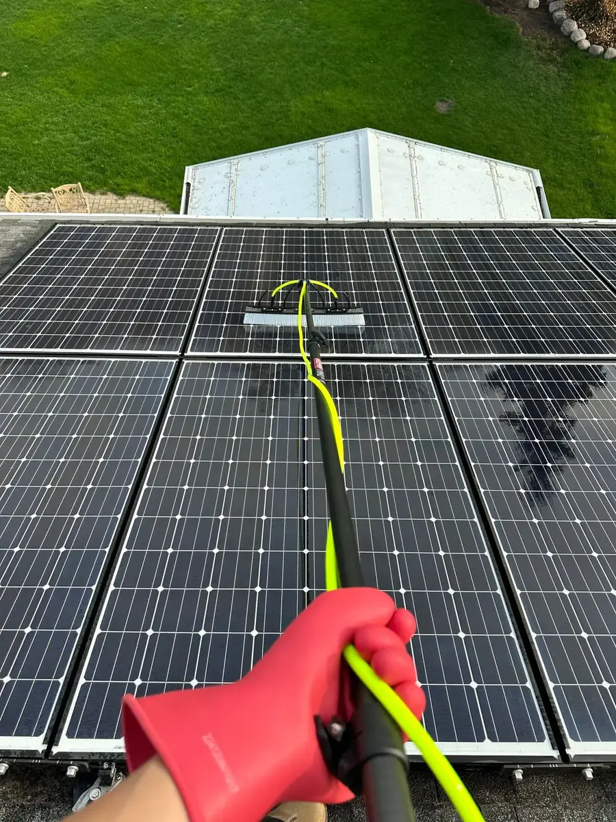 solar panel cleaning Palatine IL professional deionized water soft brush technique